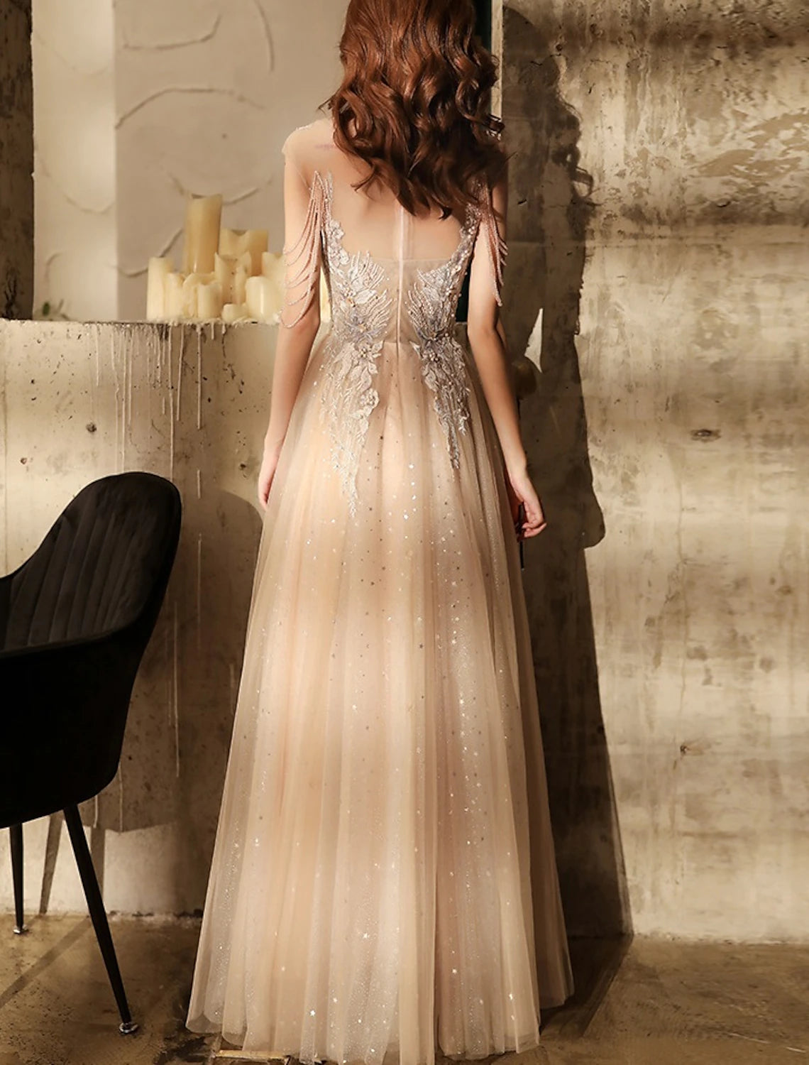 Vestido elegante de fiesta para invitados de boda, corte A, brillante, con escote ilusión, manga corta, largo hasta el suelo, de tul con apliques de borlas de lentejuelas.